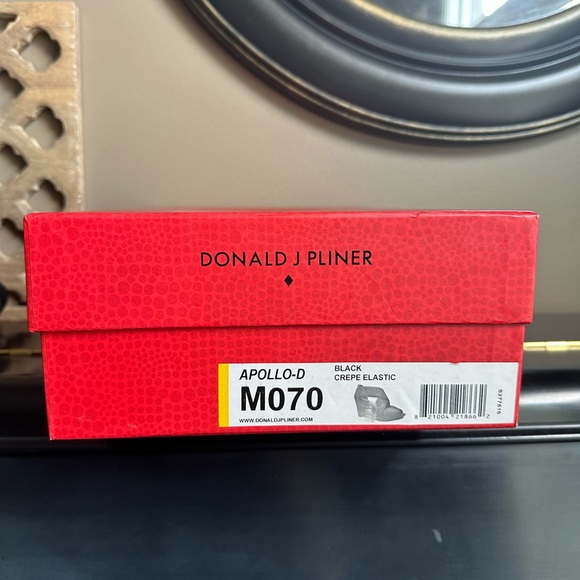 Donald J. Pliner Wedge Heels - Picture 4 of 9